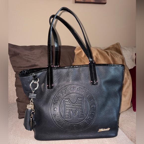 Share Show Notification for Krissykacy Closet Sale: Like and Share this Flier - Picture 7 of 13